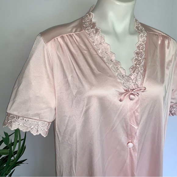 v i n t a g e :: Silky Embroidered Satin Nylon Nightgown Floral Robe Slip - Picture 14 of 14